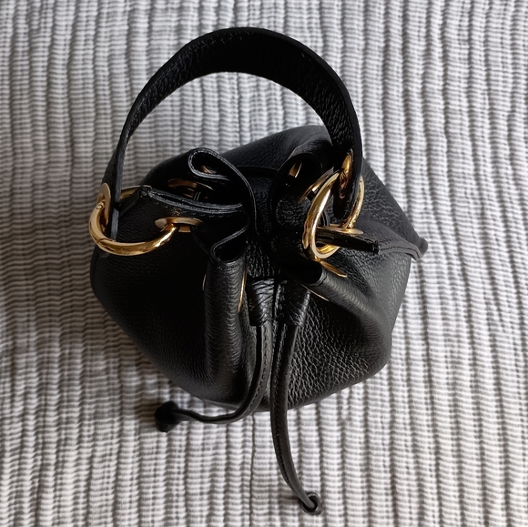 Bucket crossbody bag - Picture 7 of 15